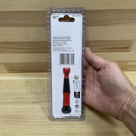 Новинка! Отвертка прецизионная 4 в 1 MILWAUKEE 4932480584