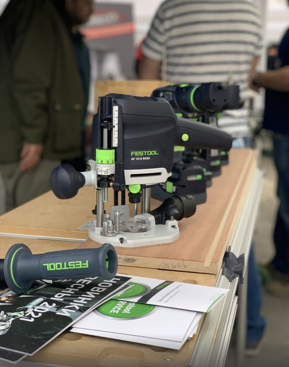 Комплект OF 1010 REBQ-FS-Set+BOX Вертикальный фрезер OF 1010 в Sys3, боковой упор, устройство на шину - направляющую, шина - направляющая FS 800/2, Кассета с фрезами, дополнительная оснастка в систейнере FESTOOL 578053