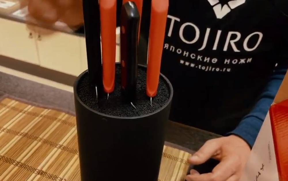 Подставка универсальная для кухонных Ножей HATAMOTO черная Tojiro PWBS-15D-BLK