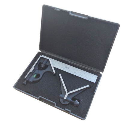 Угольник 150 мм с подвижной подошвой и центроискателем, мм / дюймы 45 и 90 градусов, измерение глубины  в футляре IGaging М00018800