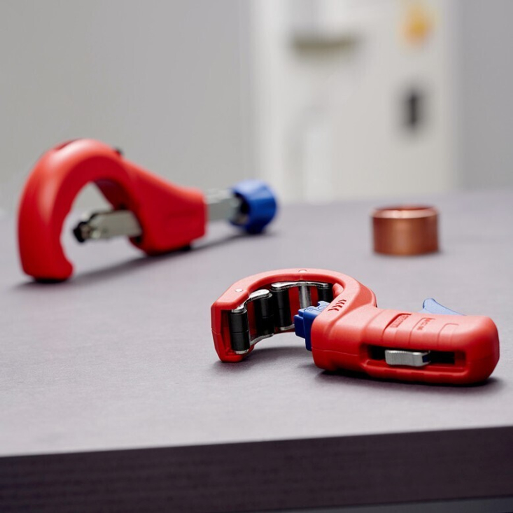Труборез для нержавеющей стали и цветных металлов TubiX XL Knipex 6 - 76 мм / толщина макс 2 мм, длина 260 мм KNIPEX KN-903103BK