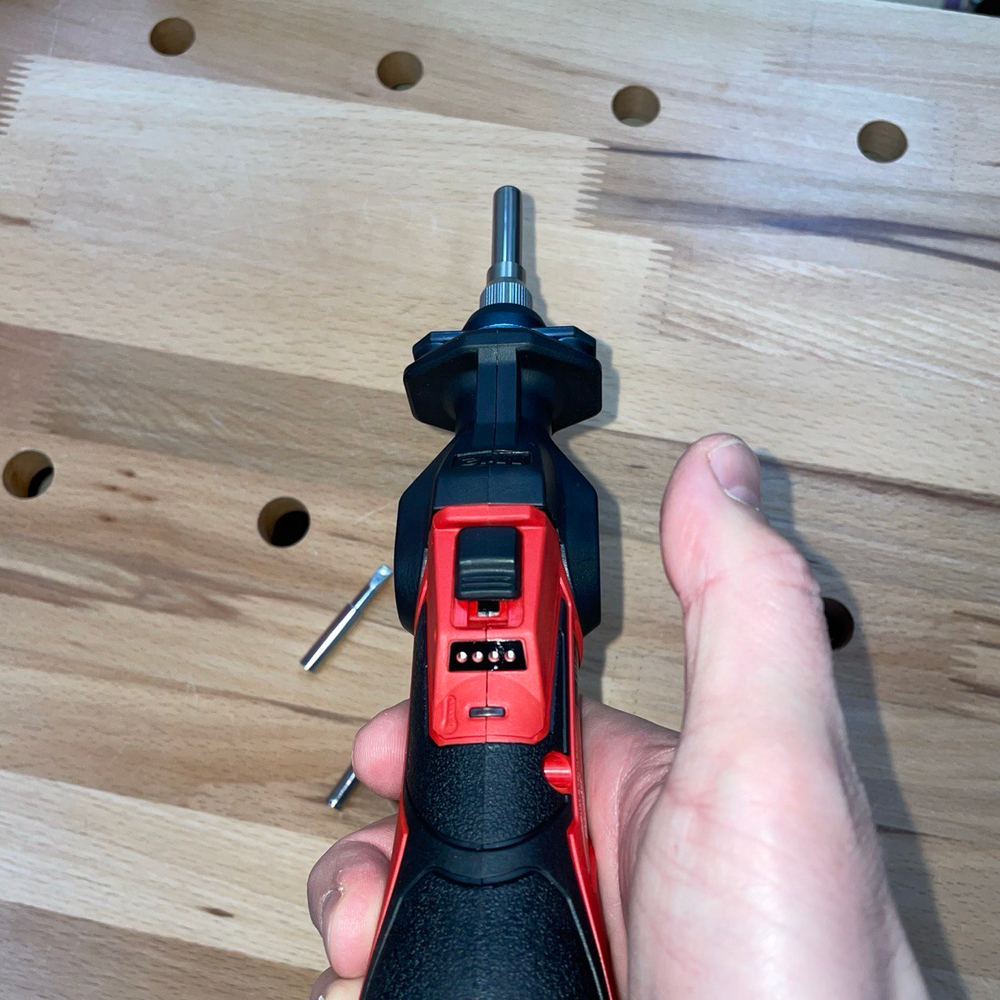 ХИТ! Легкий старт: Аккумуляторный субкомпактный паяльник M12 SI-0 Milwaukee 4933459760