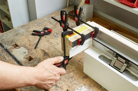 АКЦИЯ BESSEY! Струбцина пистолетного типа 150 х 80 мм, усилие 2 кН, распор 170 - 360 мм BESSEY BE-EZS15-8