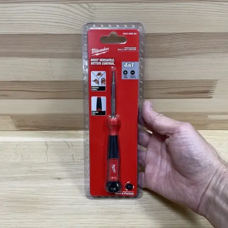 Новинка! Отвертка прецизионная 4 в 1 MILWAUKEE 4932480584