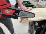 Легкий старт: Аккумуляторная цепная садовая пила Milwaukee M12 FUEL FHS-0 4933472211