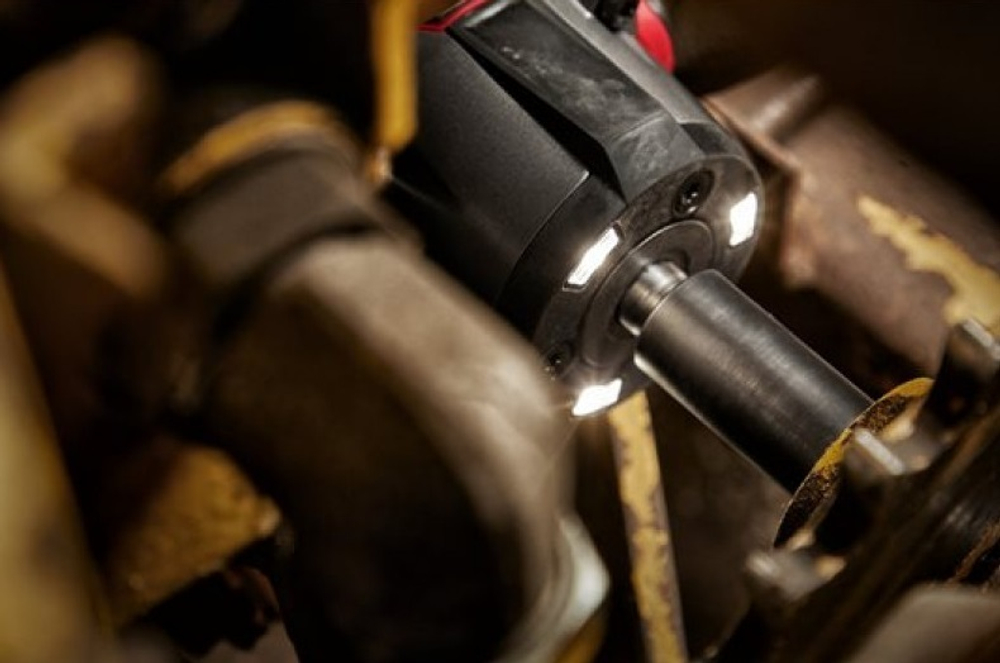 КОМПЛЕКТ! В кейсе M18 FUEL FMTIW2F12-502X: Аккумуляторный импульсный гайковерт FMTIW2F12-0 плюс 2 аккумулятора B5 5.0 А плюс зарядное устройство M12-18 FC MILWAUKEE 4933478450