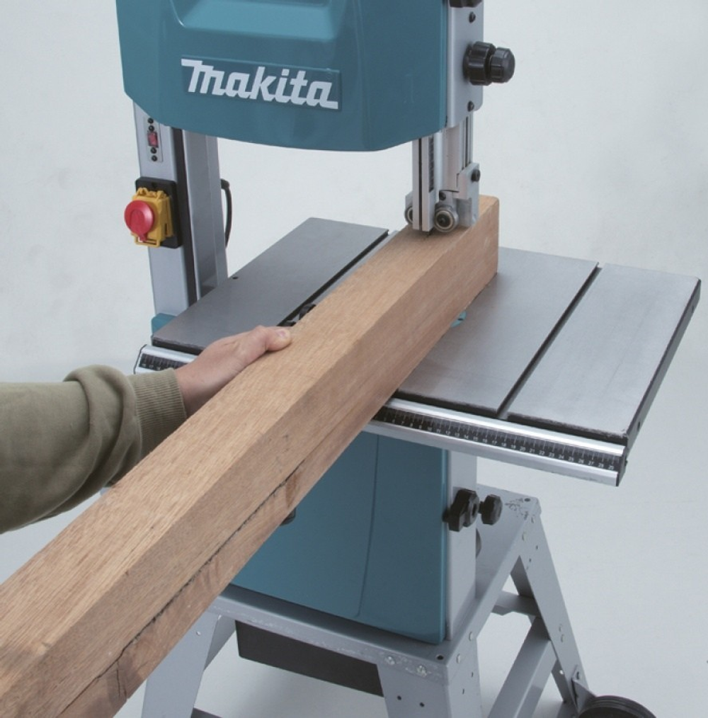 Новинка! Ленточная пила стационарная Makita 220В 0,9 кВт, угол наклона стола 45 град, лента 2240х0,5х13 мм LB1200F