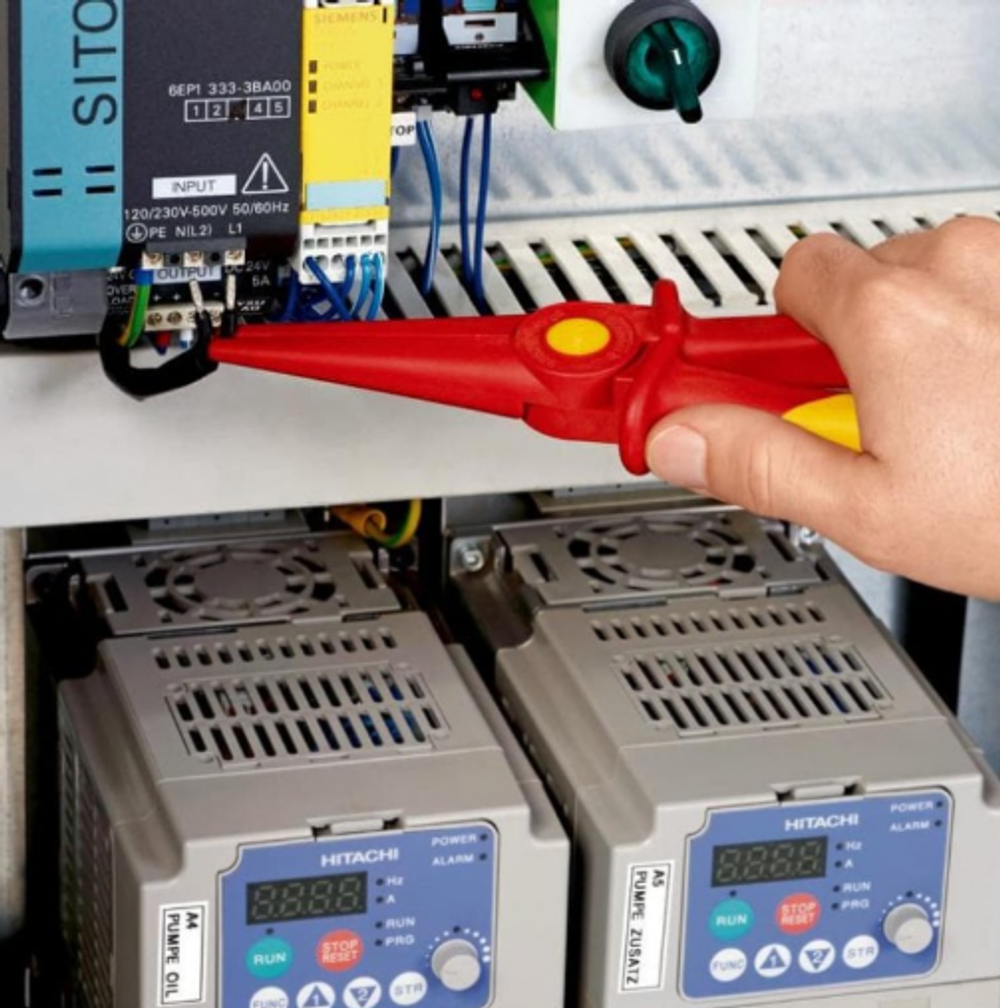 Новинка! Длинногубцы плоские KNIPEX VDE из армированного фиберглассом пластика 220 мм, диэлектрические. Пластиковые ПАССАТИЖИ KN-986202