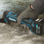 Новинка! Аккумуляторный мультитул 12 В Makita CXT TM 30 DWYE, ДВА аккумулятора 10,8 В/1.5 Ач, зарядное устройство, в кейсе TM30DWYE