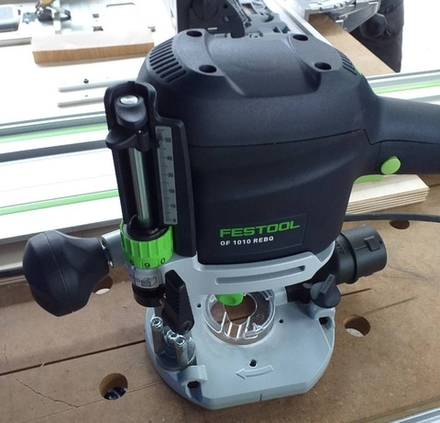 Комплект OF 1010 REBQ-Plus FESTOOL Вертикальный фрезер OF 1010, боковой упор, устройство для установки на шину - направляющую в систейнере Sys3 578005