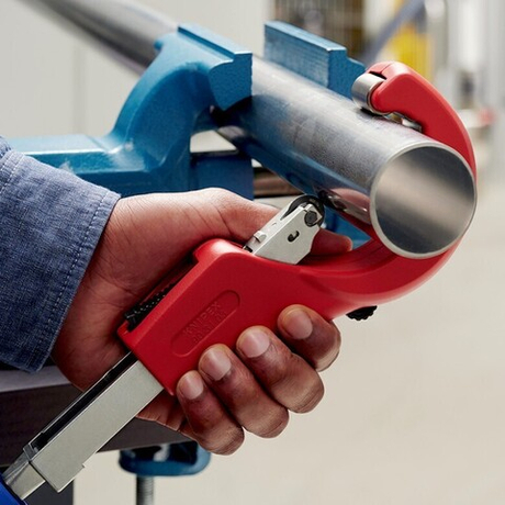 Труборез для нержавеющей стали и цветных металлов TubiX XL Knipex 6 - 76 мм / толщина макс 2 мм, длина 260 мм KNIPEX KN-903103BK