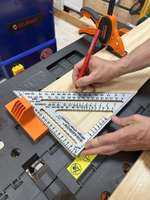 ХИТ! Угольник оригинальный метрический 250 мм для плотника и столяра Metric Speed Square Sw-250 с русской книжкой - инструкцией с Черной разметкой Swanson MT202-BLK