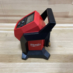 Легкий старт: Аккумуляторный компрессор Milwaukee M12 BI-0 для быстрого накачивания автомобильных, легких грузовиков и других компактных шин 4933464124