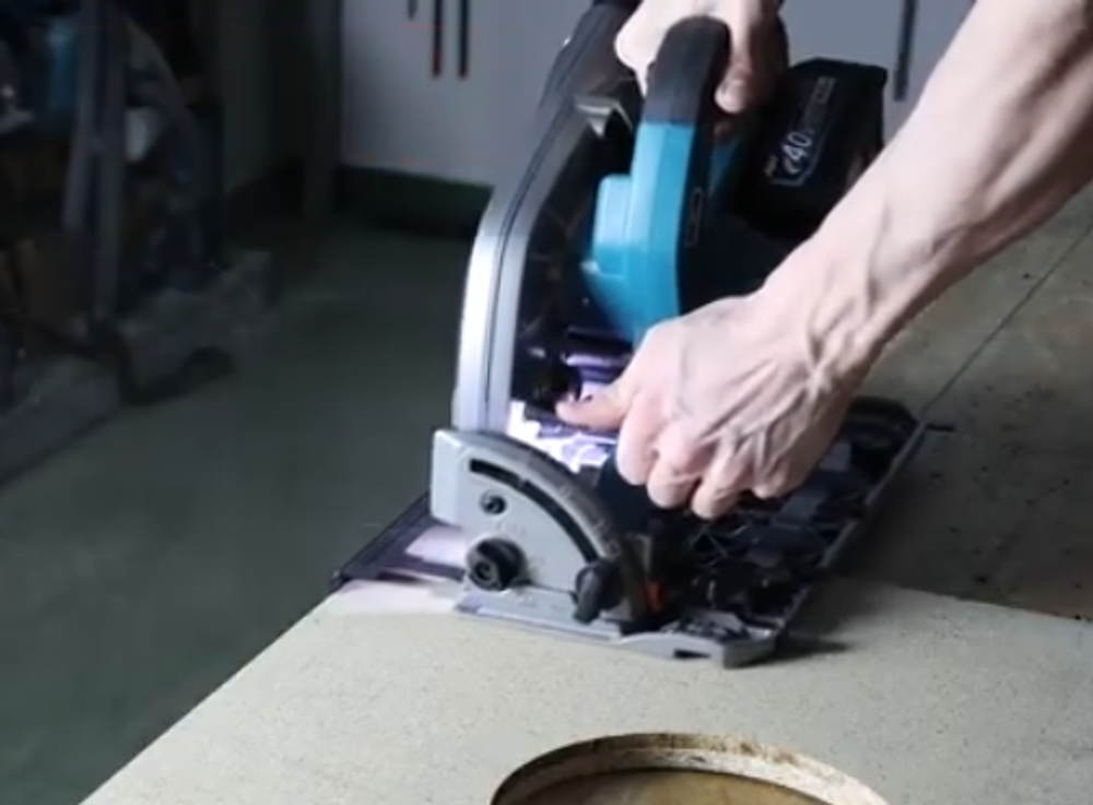 СУПЕР ЦЕНЫ! Аккумуляторная дисковая пила Makita XGT, XPT, AWS 40В, 4000 об/мин, диск 235/30 мм, рез 85/61 мм, 0-60° HS009GZ
