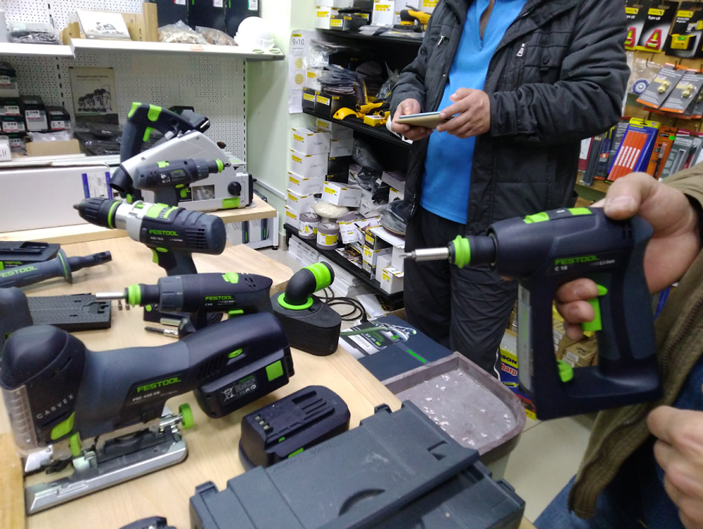 ХИТ! Аккумуляторная дрель-шуруповёрт FESTOOL CXS 10,8 В 2,6-Set с 2 шт Аккумуляторами, Устройством быстрозарядным ПЛЮС Насадка угловая 576093