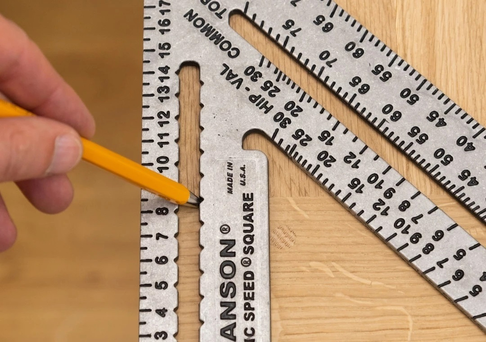 ХИТ! Угольник оригинальный метрический 250 мм для плотника и столяра Metric Speed Square Sw-250 с русской книжкой - инструкцией с Черной разметкой Swanson MT202-BLK