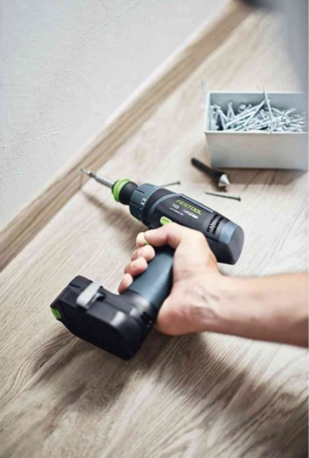 Аккумуляторная дрель - шуруповёрт с 2 шт Аккумуляторами BP-XS 2.6 Ah Li-Ion 10,8 В, Зарядным устройством MXC, Угловой насадкой XS-AS в систейнере FESTOOL TXS 2,6-Set 576102
