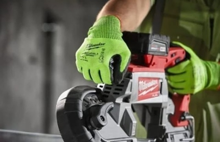 АКЦИЯ ЗИМА 2026! Перчатки защитные Hi-Vis Cut level Хай Виз Кат Левел 5/E уровень сопротивления размер 7 / S MILWAUKEE 4932479931