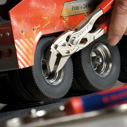 Ключ клещевой переставной Гаечный ключ 150 мм, зев 27 мм, хром, 2-комп ручки, SB KNIPEX KN-8605150SB