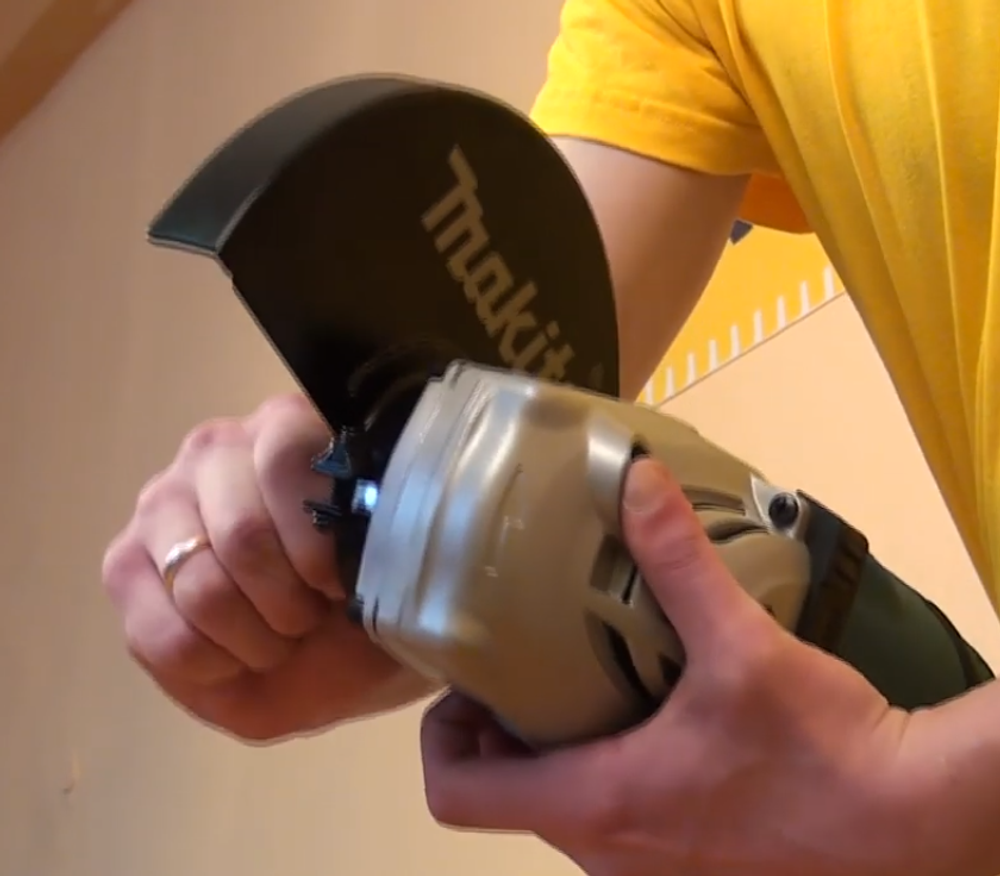 Новинка! Угловая шлифмашина УШМ Болгарка электрическая (сетевая) Makita GA 9030 SFK1 220В 2,4 кВт, диск 230 мм GA9030SFK1