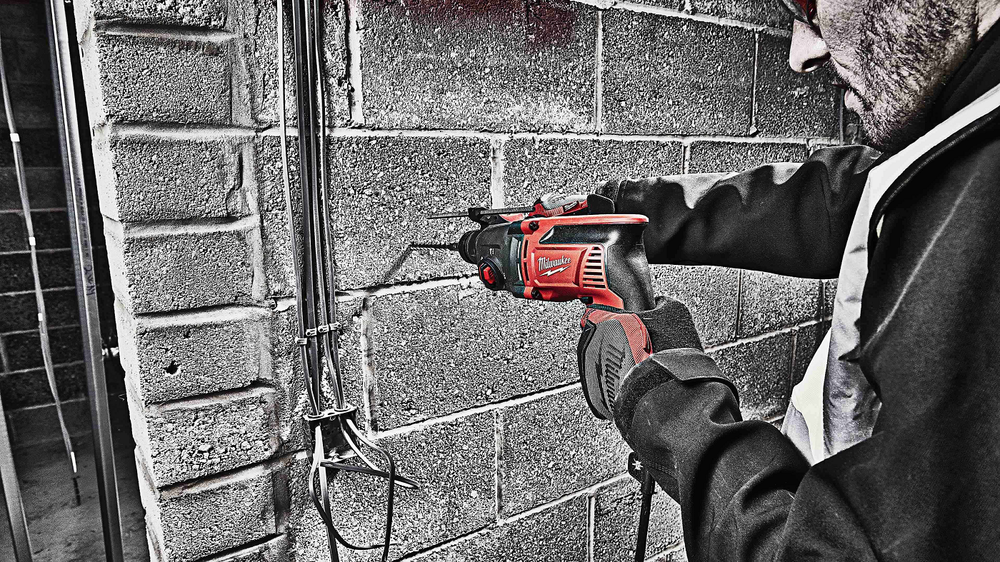 Новинка! Перфоратор сетевой Milwaukee PH 26 T 800 Вт, хвостовик SDS-Plus в кейсе 4933464580