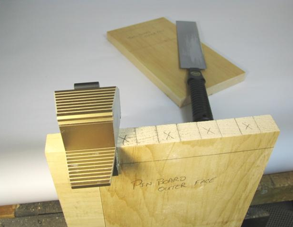 Стусло Veritas Dovetail Guide 1:6 магнитное для выпиливания ласточкиных хвостов 05T02.11 М00003362