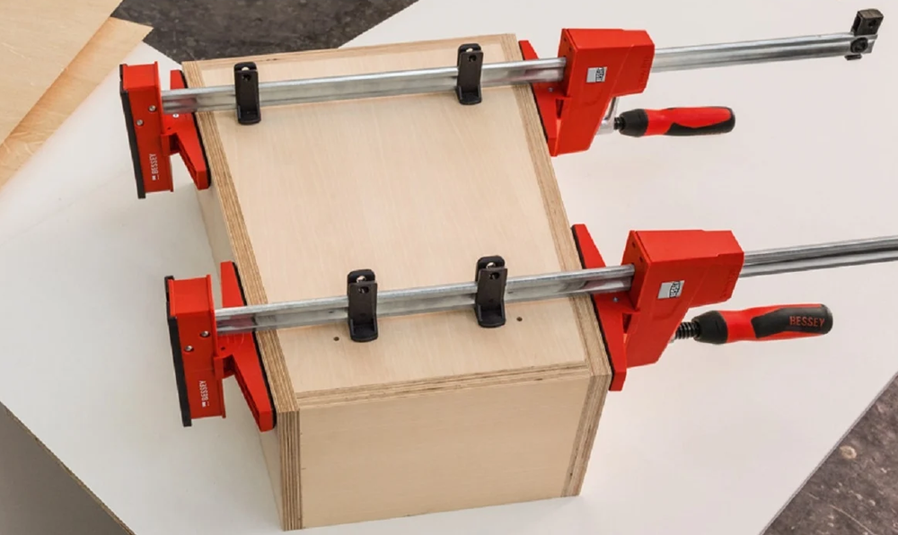 АКЦИЯ 2025! Адаптеры 2 шт с губками под наклоном ± 15° BESSEY для струбцин KRE, KREV, KR, KRV BE-KR-AS