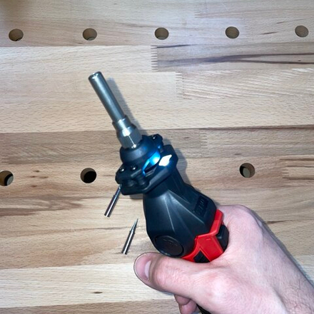 ХИТ! Легкий старт: Аккумуляторный субкомпактный паяльник M12 SI-0 Milwaukee 4933459760