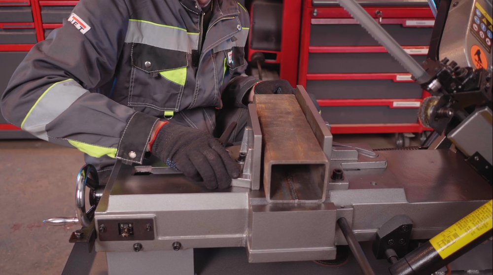 Новинка! Ленточнопильный станок по металлу JET HVBS-712L 0,75 кВт 220 В, распил под углом JRM80712M