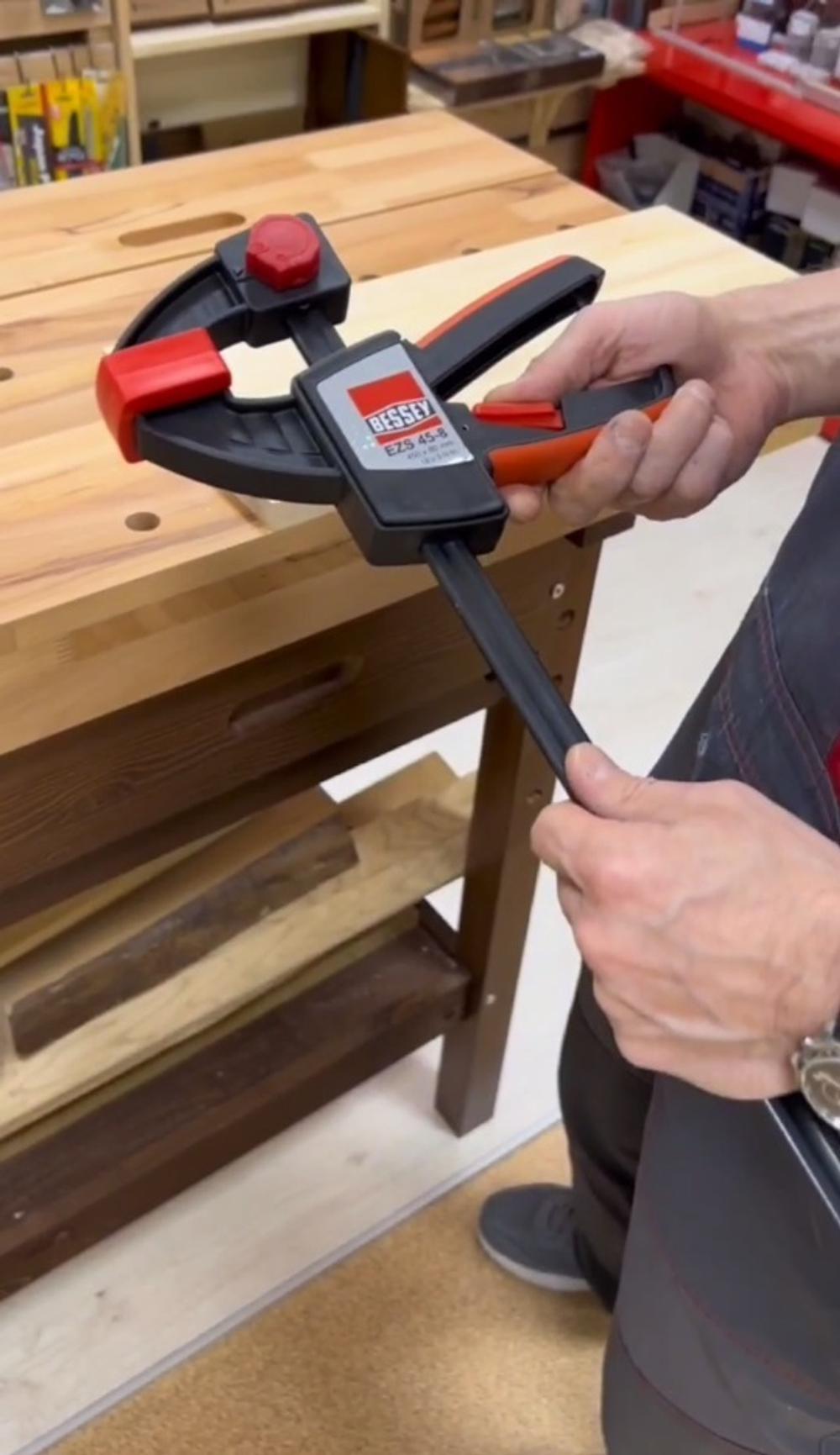 Струбцина пистолетного типа 1,4 кН 450 мм x 80 мм распор 160 - 500 мм BESSEY BE-EZL45-8