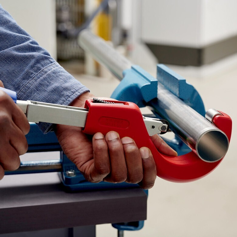 Труборез для нержавеющей стали и цветных металлов TubiX XL Knipex 6 - 76 мм / толщина макс 2 мм, длина 260 мм KNIPEX KN-903103BK