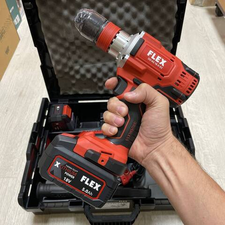 ХИТ! Комплект Аккумуляторная четырехскоростная дрель - шуруповерт 18.0 В DD 4G 18.0-EC/5.0 Set с двумя аккумуляторами 5.0 А·ч AP 18.0/5.0 и зарядным устройством CA 10.8/18.0 в кейсе FLEX 482757