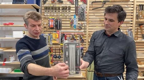 СКИДКИ ЧЕРНАЯ ПЯТНИЦА ХИТ! Линейка разметочная угловая T - образная 300 мм с карандашом и комплектом запасных стержней Woodwork RUL-30T