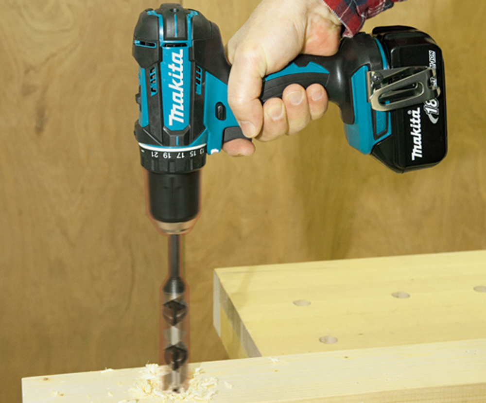 Новинка! КОМПЛЕКТ: Аккумуляторная дрель - шуруповерт Makita XPT 18 В, ДВА Аккумулятора 4 А·ч, Зарядное устройство, Кейс, Max D сверления металл 13 мм, дерево 38 мм DDF482RME