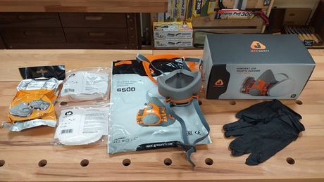 Комплект защитный Jeta Safety 6500 : Полумаска 1 шт, фильтры A1 2 шт, предфильтры P2 4 шт, держатели 2 шт, перчатки нитриловые 1 пара, размер М 1292891