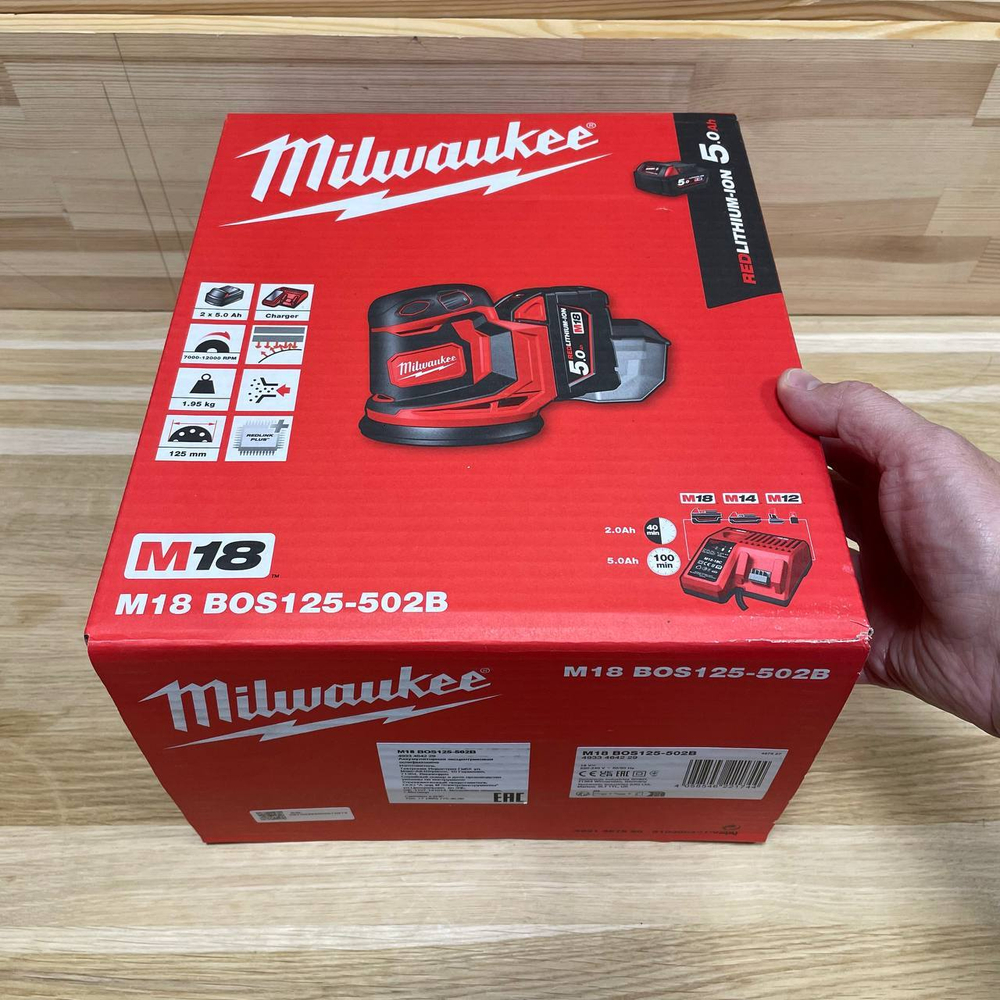 УДОБНЫЙ КОМПЛЕКТ! M18 BOS125-502B Аккумуляторная шлифовальная машина BOS125-0 плюс 2 аккумулятора B5 5.0 Ач и зарядное устройство M12-18 C в сумке MILWAUKEE 4933464229