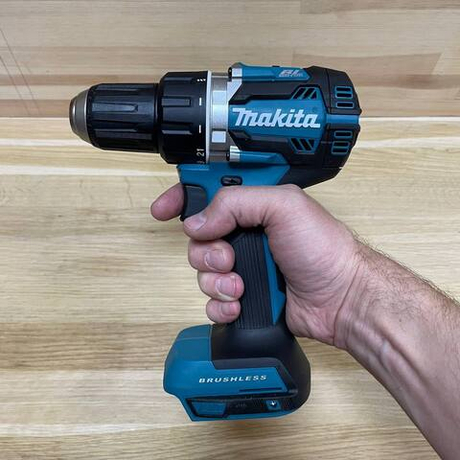 ХИТ! Аккумуляторная дрель - шуруповерт Makita 18 В, Max D сверления металл 13 мм, дерево 38 мм DDF484Z