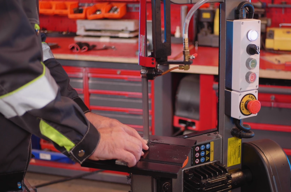 Новинка! Ленточнопильный станок по металлу JET HVBS-712L 0,75 кВт 220 В, распил под углом JRM80712M