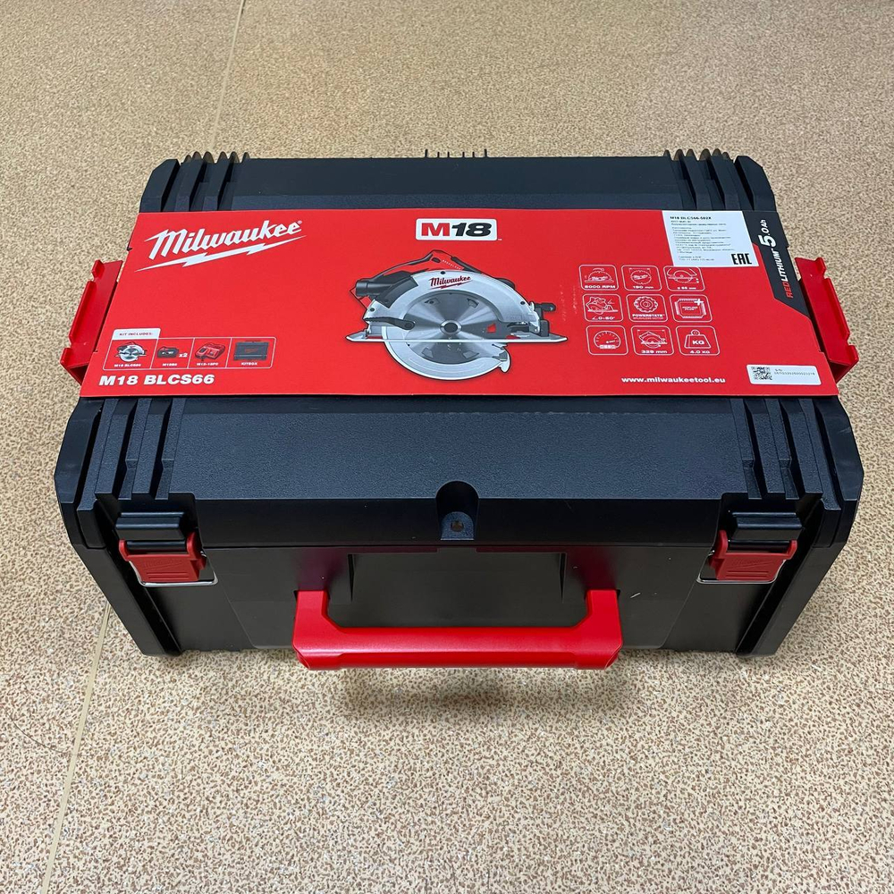 УДОБНЫЙ КОМПЛЕКТ ХИТ! Аккумуляторная циркулярная пила (бесщеточный двигатель) 18 FUEL MILWAUKEE MBLCS66-0 Li-Ion 5Ач по дереву и пластику ПЛЮС 2 аккумулятора B5 5.0 Ач ПЛЮС зарядное устройство M12-18 FC в кейсе BLCS66-502X 4933464590
