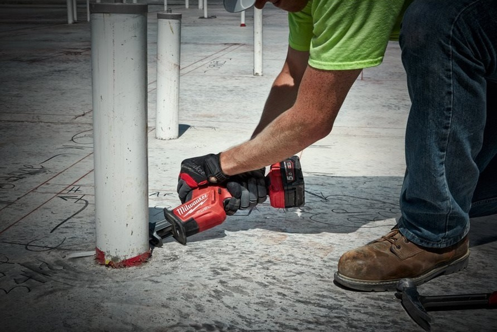 Легкий старт Аккумуляторная сабельная пила M18 FUEL FHZ-0X в кейсе MILWAUKEE 4933459887