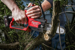 УДОБНЫЙ КОМПЛЕКТ! В кейсе M12 FUEL FHS-602X: Milwaukee Аккумуляторная цепная садовая пила FHS-0 Плюс 2 аккумулятора B6 6.0 Ач, зарядное устройство C12 C 4933472212