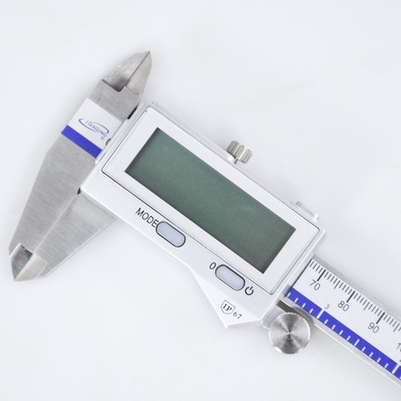 Штангенциркуль цифровой микронные измерения 150 мм Coolant Cal с классом защиты от воды и пыли IGaging М00021738