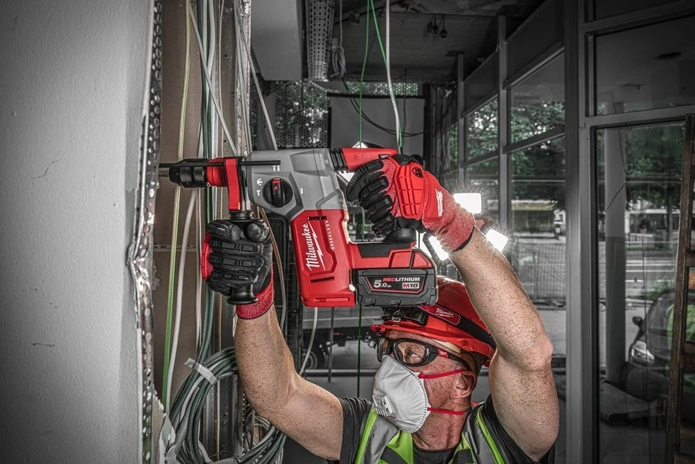 Легкий старт: Аккумуляторный перфоратор M18 BLHX-0X в кейсе Milwaukee 4933478891