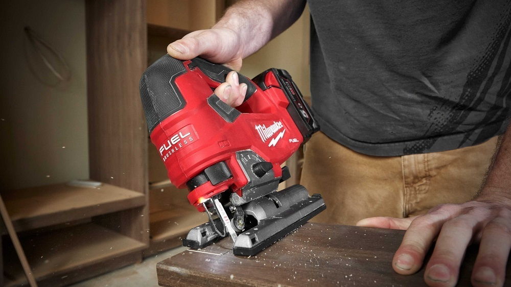 Легкий старт : Аккумуляторный лобзик M18 FUEL FJS-0X в кейсе Milwaukee 4933464726