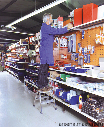 Двухсторонняя складная подставка Krause ROLLY ступенек 2х2 с роликами алюминий 130037