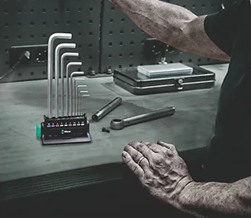 АКЦИЯ СКИДКИ 2026! Набор 9 предметов Г-образные КЛЮЧИ WERA 950/9 Hex-Plus 250 мм, 8 метрические размеры 1.5/2/2.5/3/4/5/6/8/10 мм, с хромированным корпусом, намагничиватель, держатель 022102