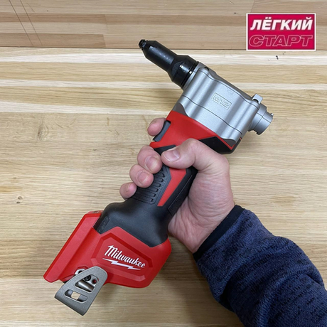 Легкий старт: Аккумуляторный заклепочник MILWAUKEE M12 BPRT-0 4933464404