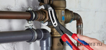 Клещи переставные Alligator 300 мм (КЛЮЧ АЛЛИГАТОР) зев 70 мм, хром, 2-комп ручки, 88 05 300 KNIPEX KN-8805300