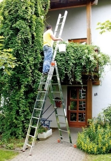 Трехсекционная универсальная лестница их трёх частей KRAUSE MONTO TRIBILO Trigon 3х12 129703