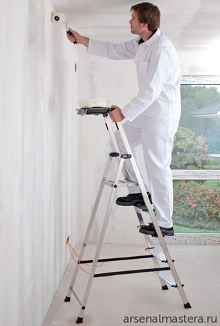 Односторонняя алюминиевая лестница - стремянка с универсальной мульти-грип полкой Krause SECURY 4 ступени 100 мм 126528